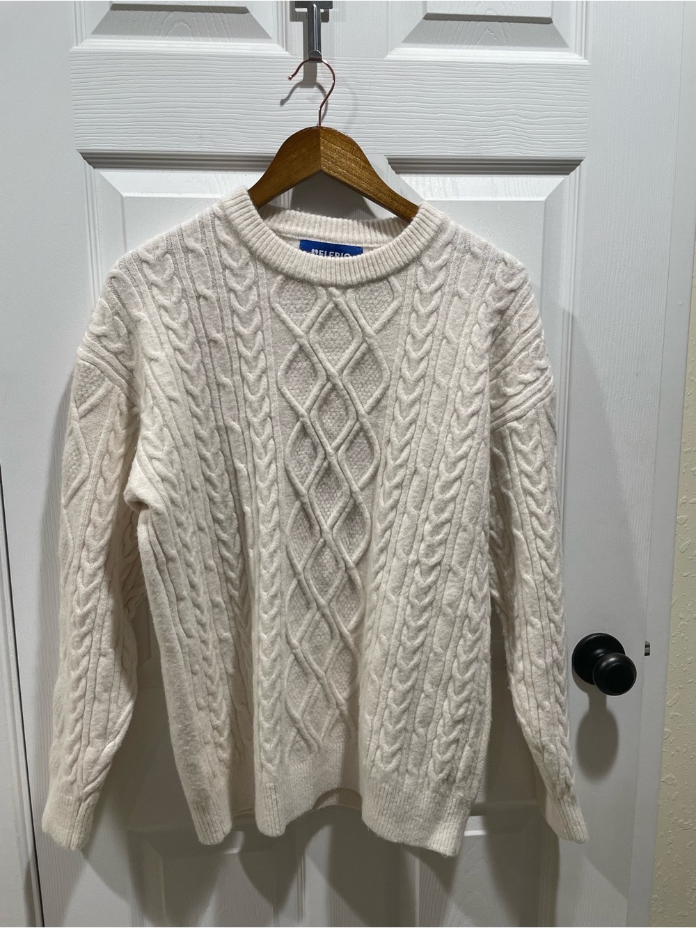 Aelfric Eden Cream Rory Gilmore Chunky Cable Knit Sweater Unisex Size M